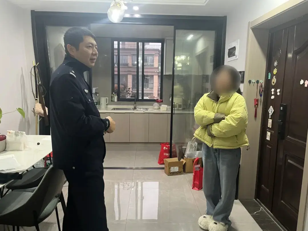 舊鞋裡發現400克黃金？浙江一快遞小哥這波操作絕了！