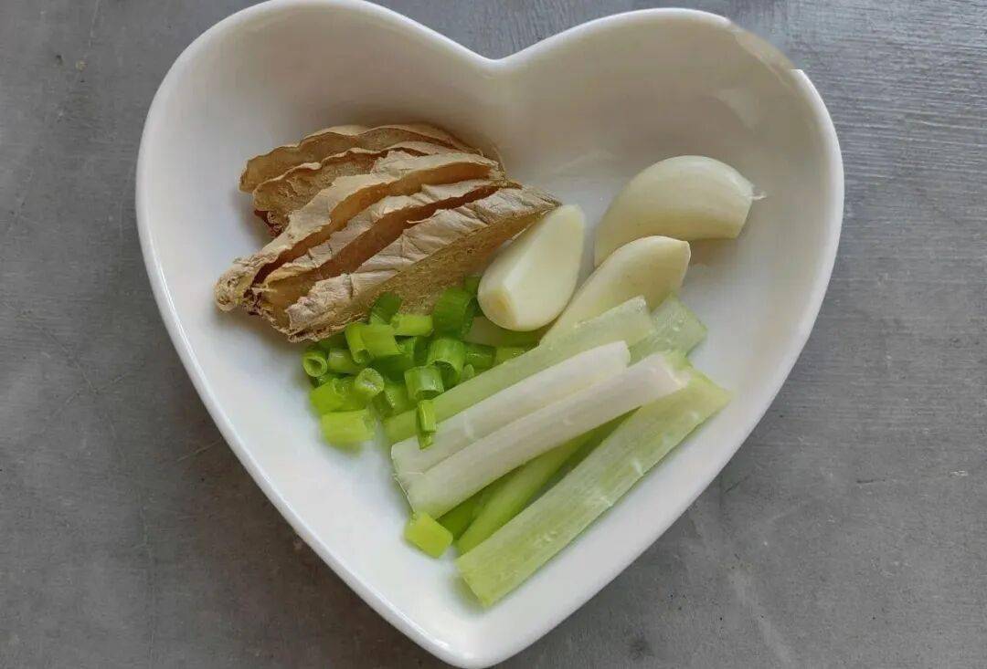 提前收藏！年夜飯巨好吃的排骨做法，酸酸甜甜超級香！