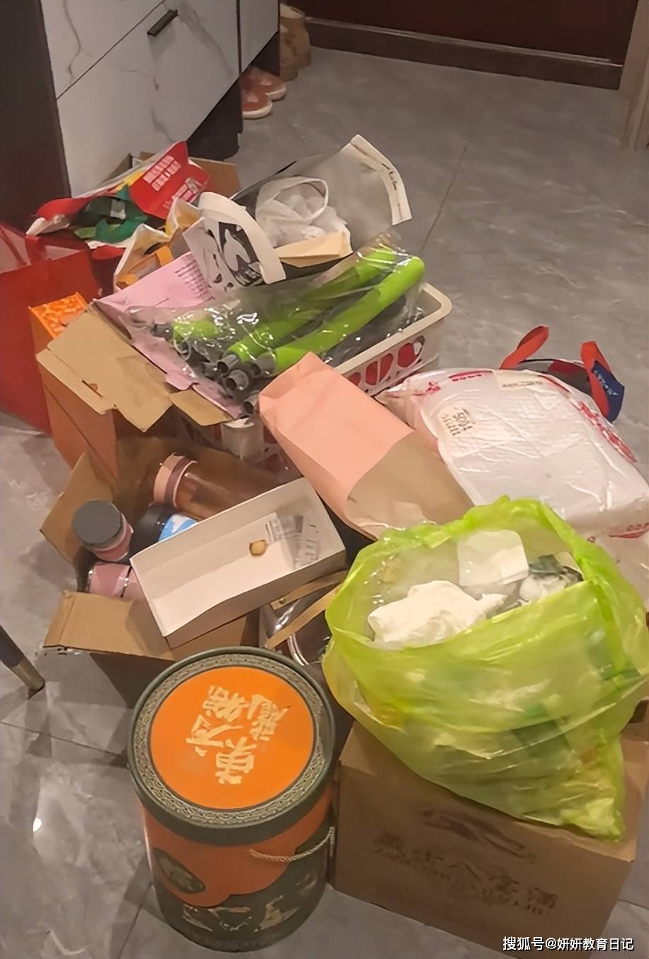 原創“難怪大學生不愛回家了”，江蘇母親曬客廳，有錢也改變不了心累