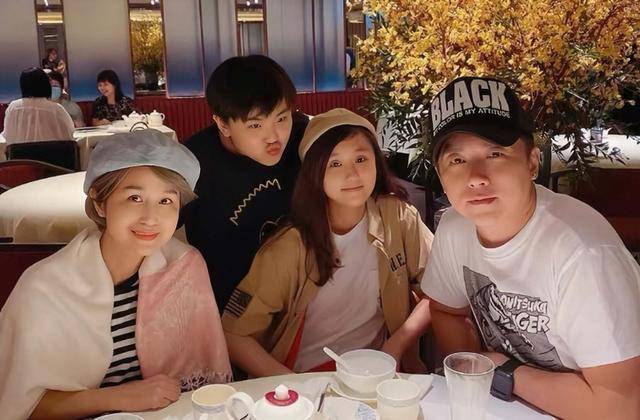 突發！TVB前知名男星移民英國或將失敗，已變賣香港所有資產