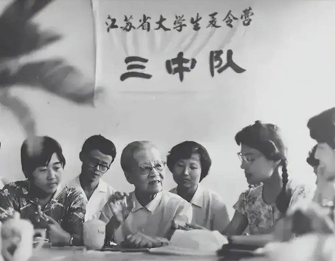中國百年女性教育發展史：從傳統桎梏到現代教育的演進歷程