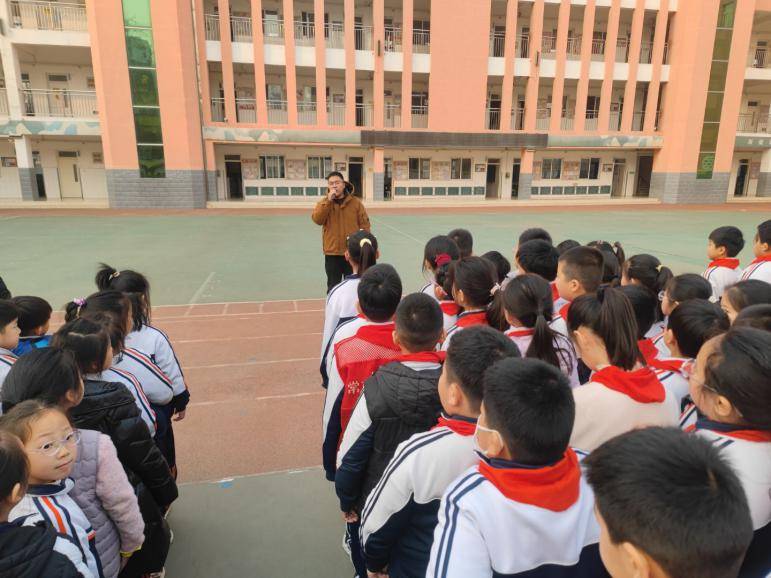 應急技能護成長 濟南市堤口路小學開展疏散演練活動