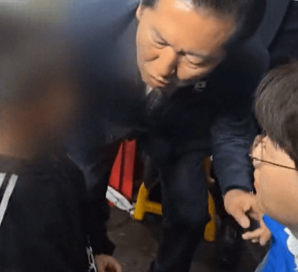韓執政黨拉票讓小學生喊候選人“歐巴”，遭批“性騷擾兒童”