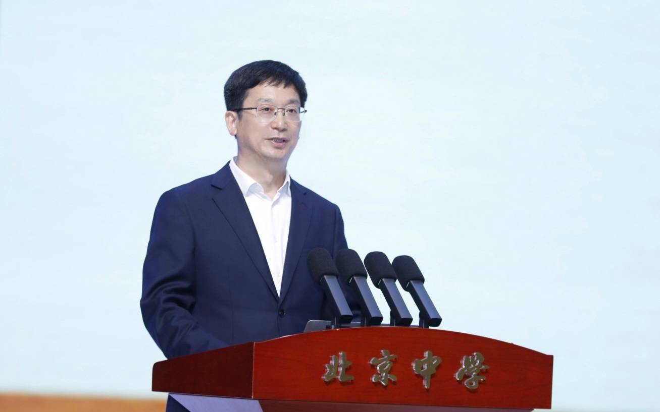 北京中學校長夏青峰：打造育人新格局，讓學生創造性成長