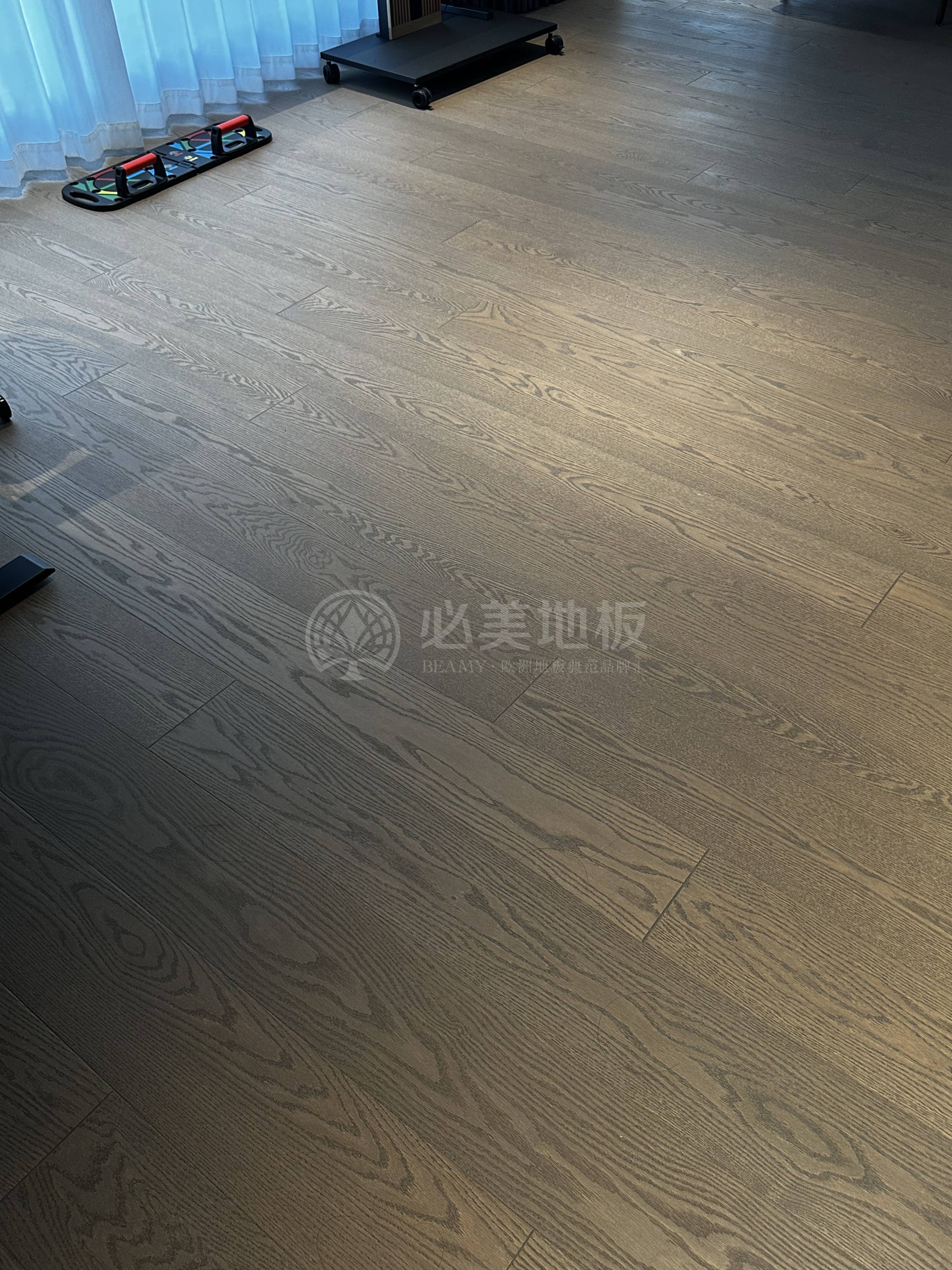 漳州買地板哪家服務貼心，日出地板的價格如何？