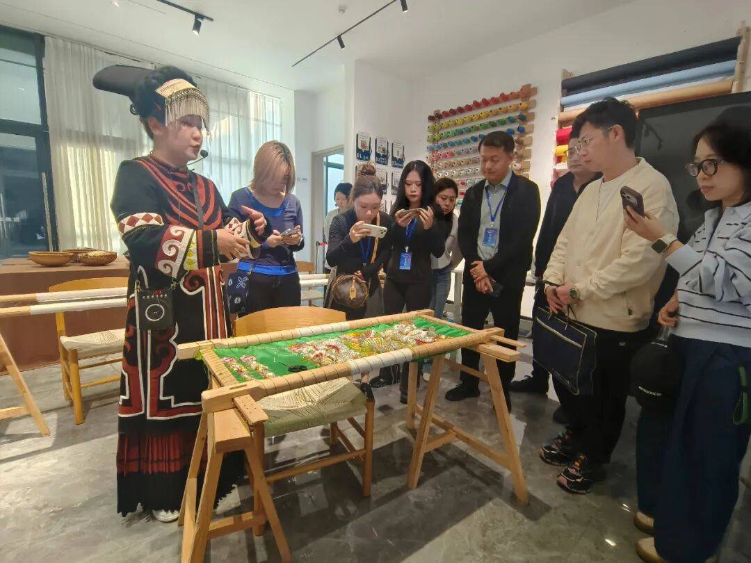 雲嶺之上讀懂中國：一場留學人員的國情“大課”