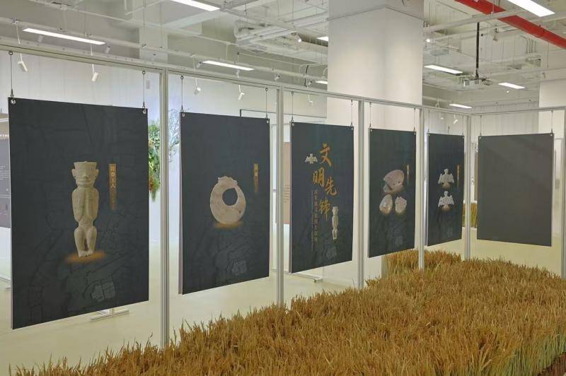 千年文明走進基層惠及群眾！凌家灘文化圖片聯展亮相朝陽區圖書館