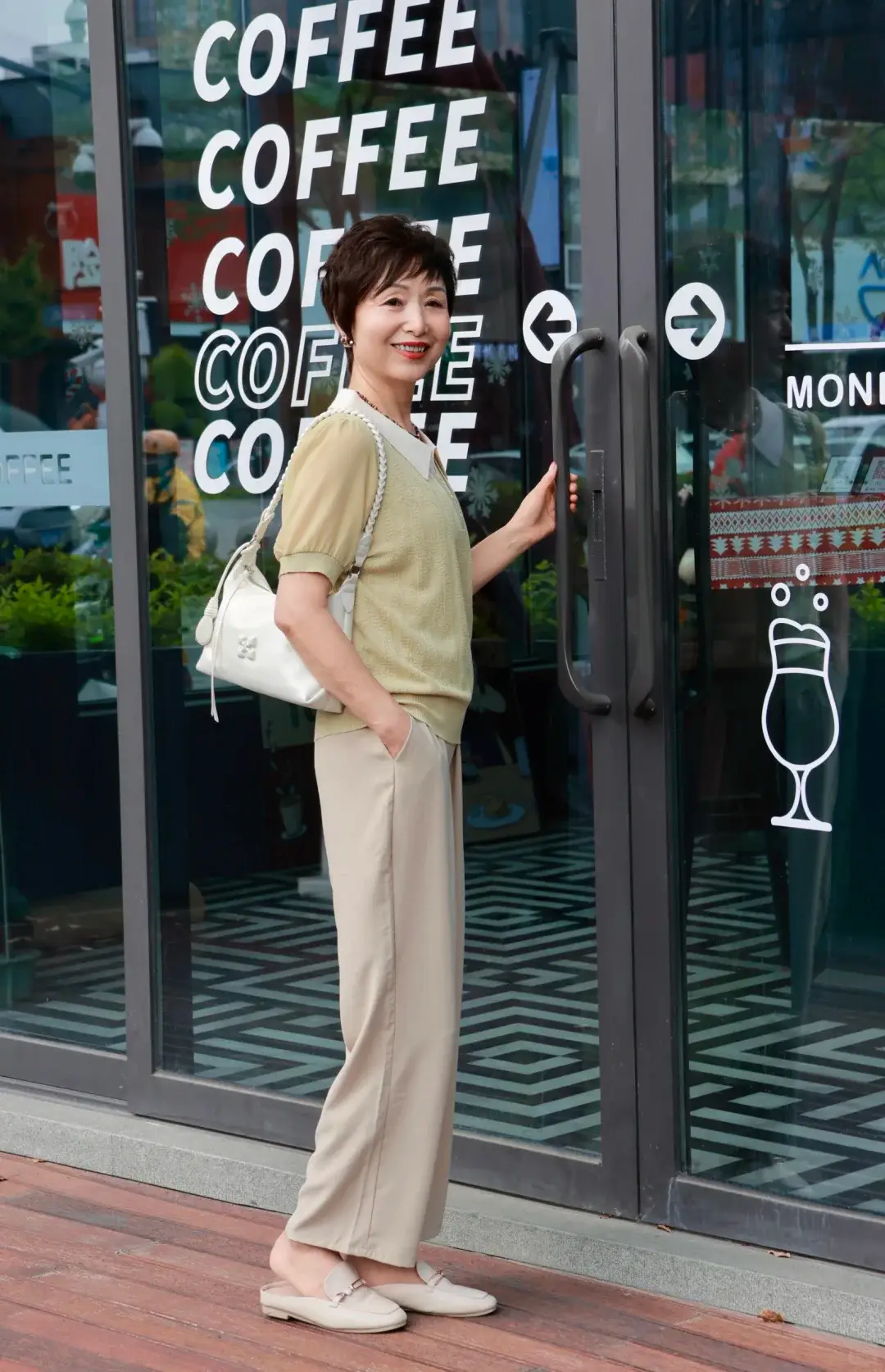 原創告別大媽風！60歲女性夏季穿搭，照抄博主模板就夠了