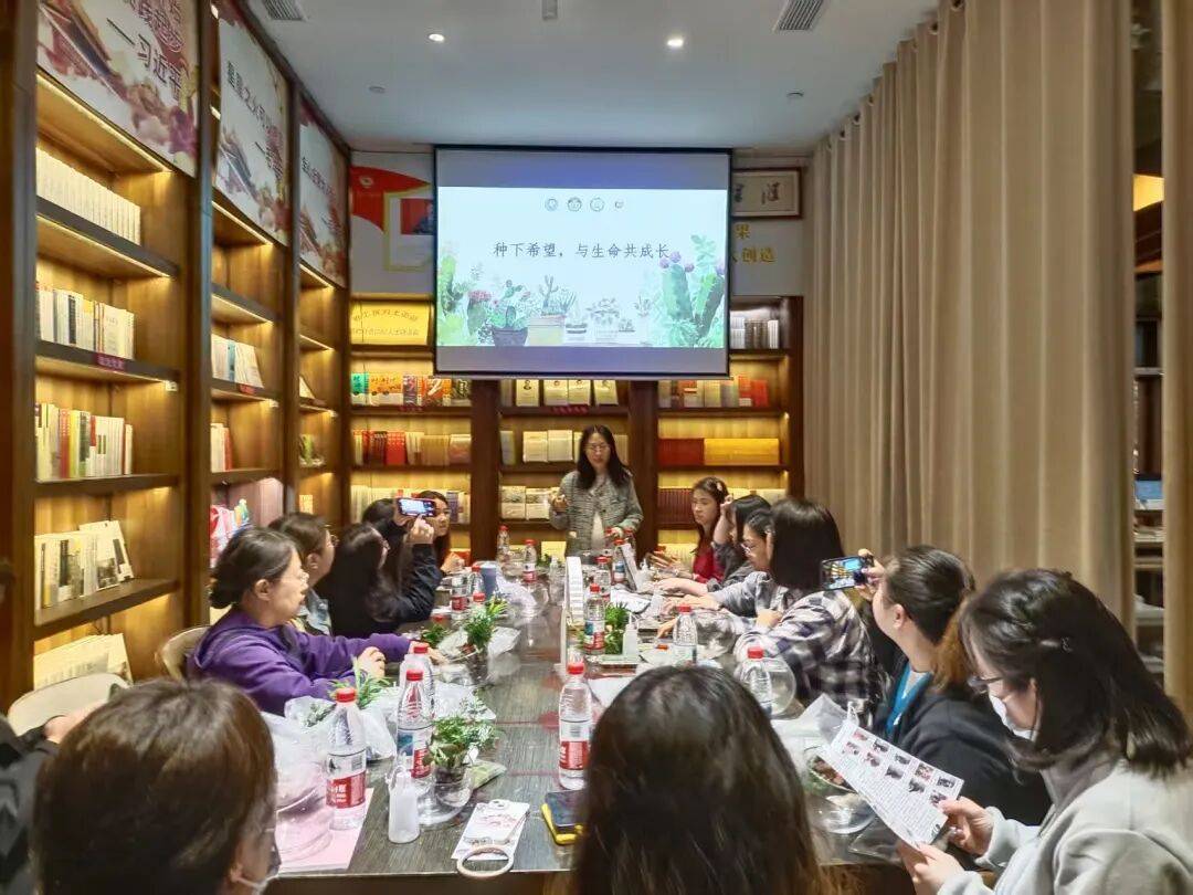午間一小時放鬆身心，職場女性用泥土與植物“對話”