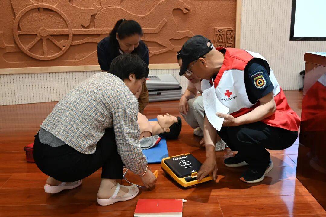 我們也能當“急救俠”！紅十字應急救護培訓走進忻州實驗中學