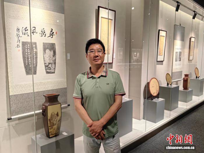 紫砂雕刻傳人以刀代筆雕雅器 心承文脈傳非遺