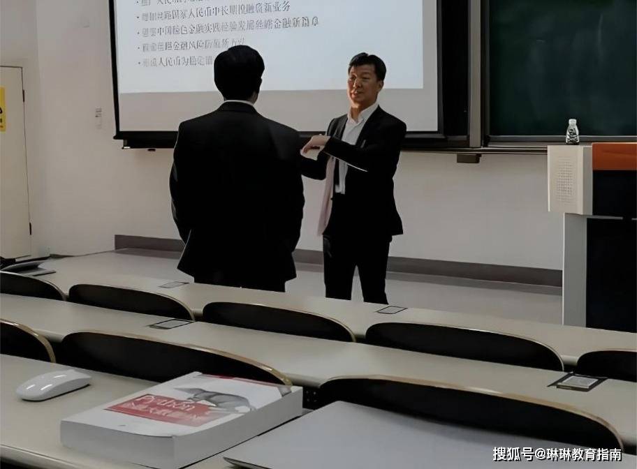原創“早七晚十，月補1w”，專碩研究生真實待遇曝光，看完重新整理認知