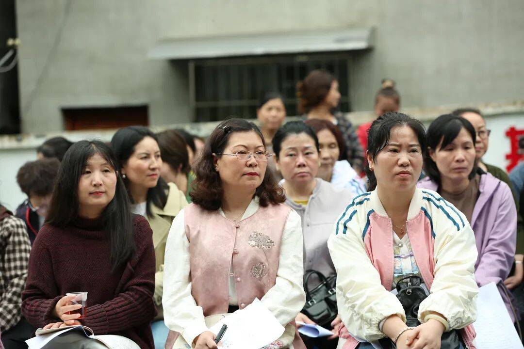 綏陽縣詩歌學會開展主題採風及讀詩會活動