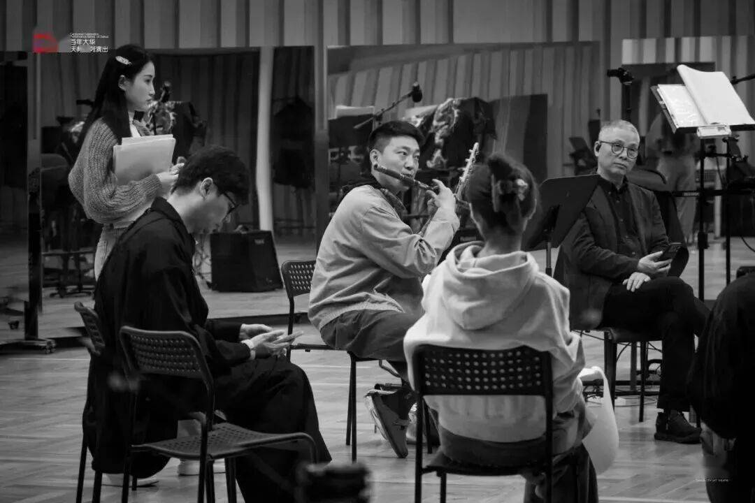 5月22日@大華城市表演藝術中心，原創音樂戲劇·思想劇場《東西兩望》——浮麗相逢