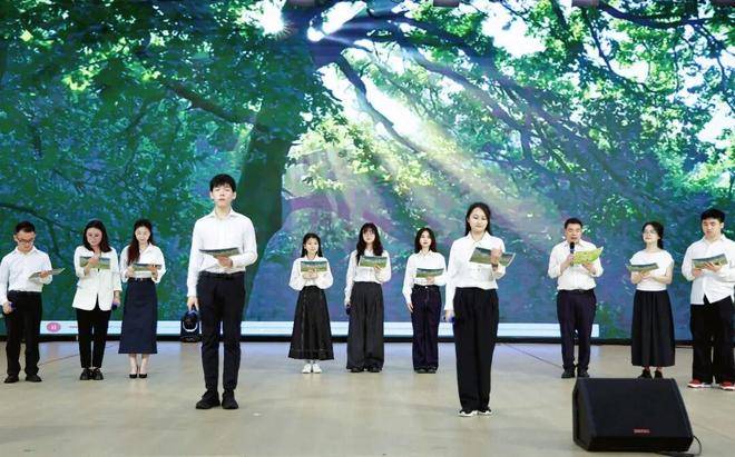 江口縣淮陽中學隆重舉行高三年級成人禮（組圖）