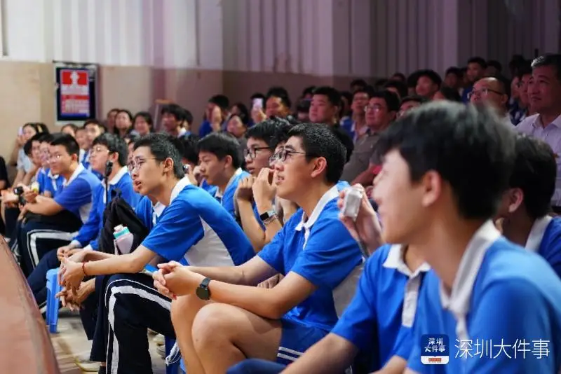 把課本和名著搬上舞臺，深圳實驗學校高中部舉辦校園戲劇節