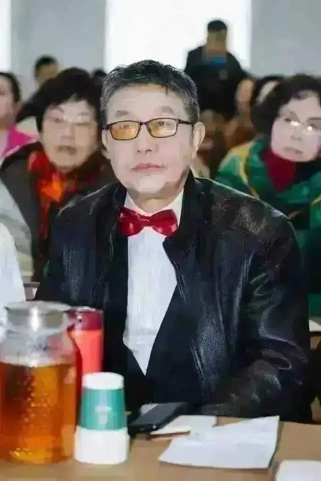 詩意江城：微信寄相思 萬里若比鄰——言為心聲詩歌新作欣賞