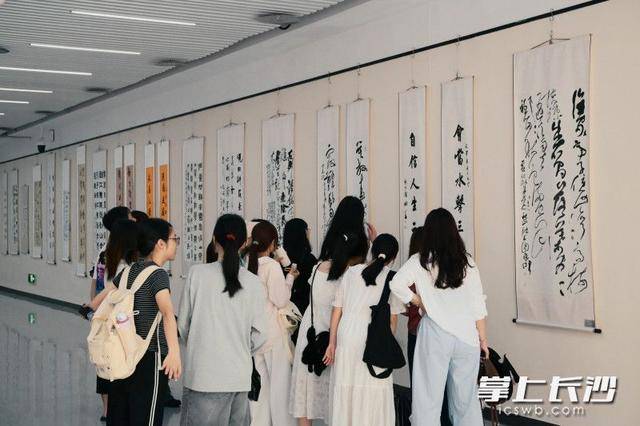原創102幅力作亮相！湖南工商大學第三十一屆書法展開幕