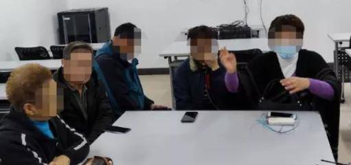 原創2019年，因親戚冷漠，上海八旬老人把300萬房產送樓下水果攤店主