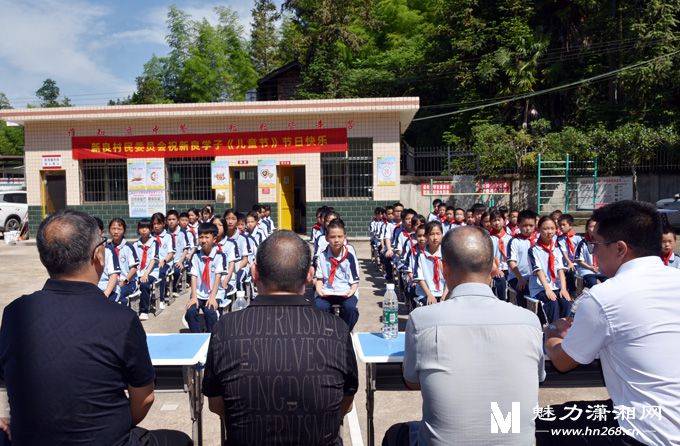 新衣新貌新希望！隆回新良小學學子穿上愛心校服過“六一”