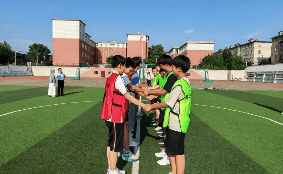 原創濟南市萊蕪第一中學初中部（魯礦中學）：追風趕月不負少年 綠茵逐球自在發光