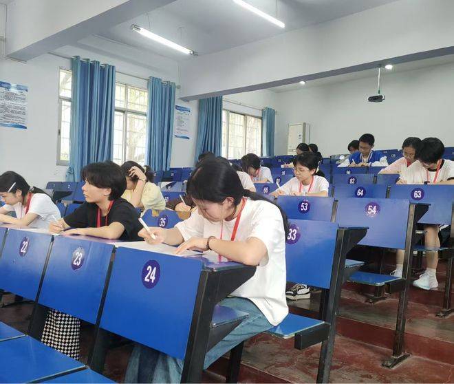 桃源縣第四中學（漆河鎮中學）舉行“書香桃源”現場寫作大賽