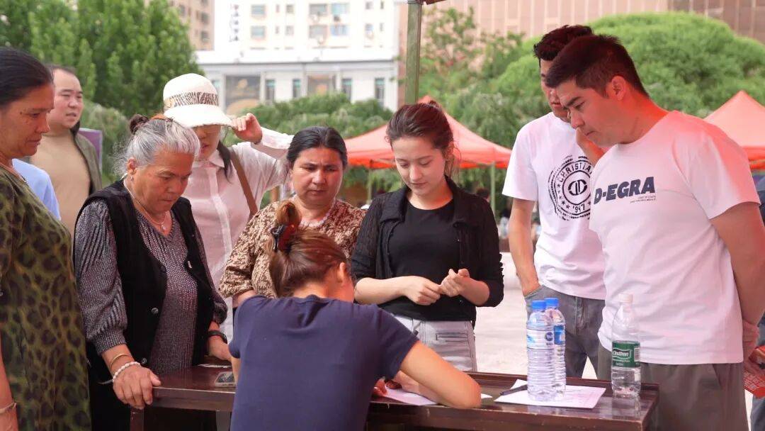 阿圖什市舉辦退役軍人專場招聘會