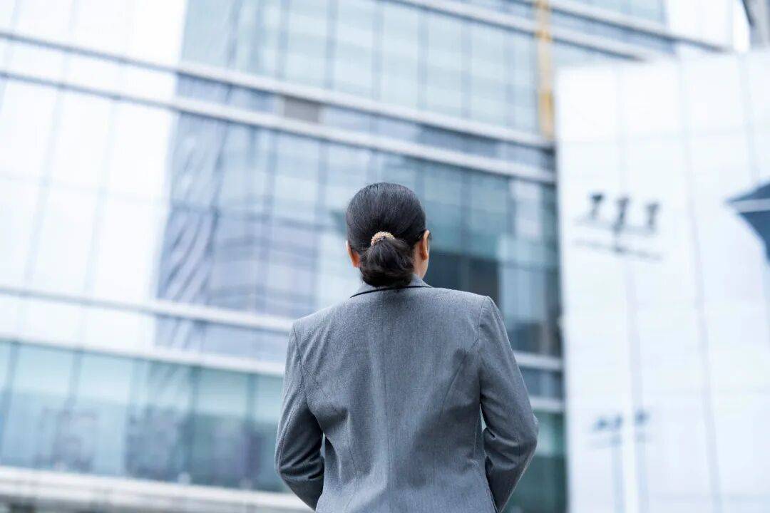 手搓論文AI率80%，大學生被逼瘋