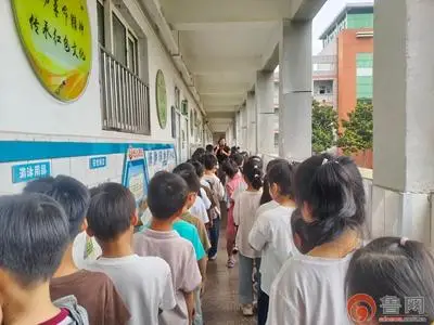 原創防汛防風消隱患 未雨綢繆築安全——文化路小學舉行防汛防颱風應急演練