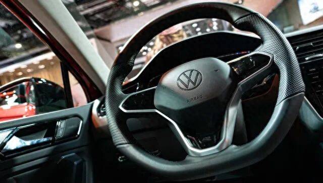 汽車巨頭宣佈將削減約5萬個崗位