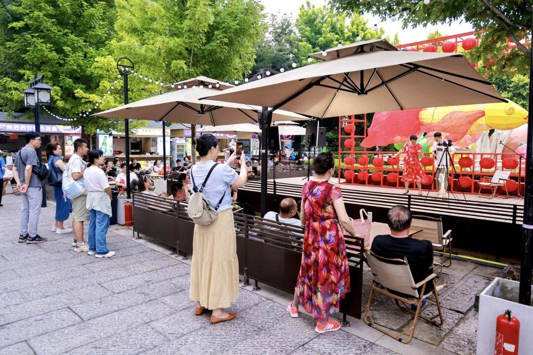 漫遊東城｜國潮場景+美食市集！“前門國風節”太好逛啦→