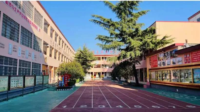 新密市市直第二小學舉辦家庭教育專題講座