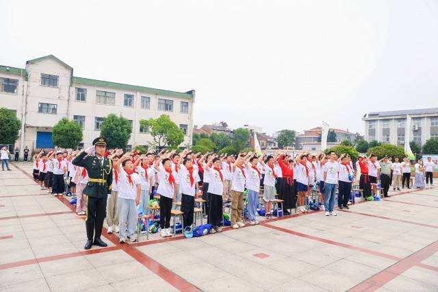 愛心築夢 步履生光｜“牽手·瑞風行動”走進古泉中心小學