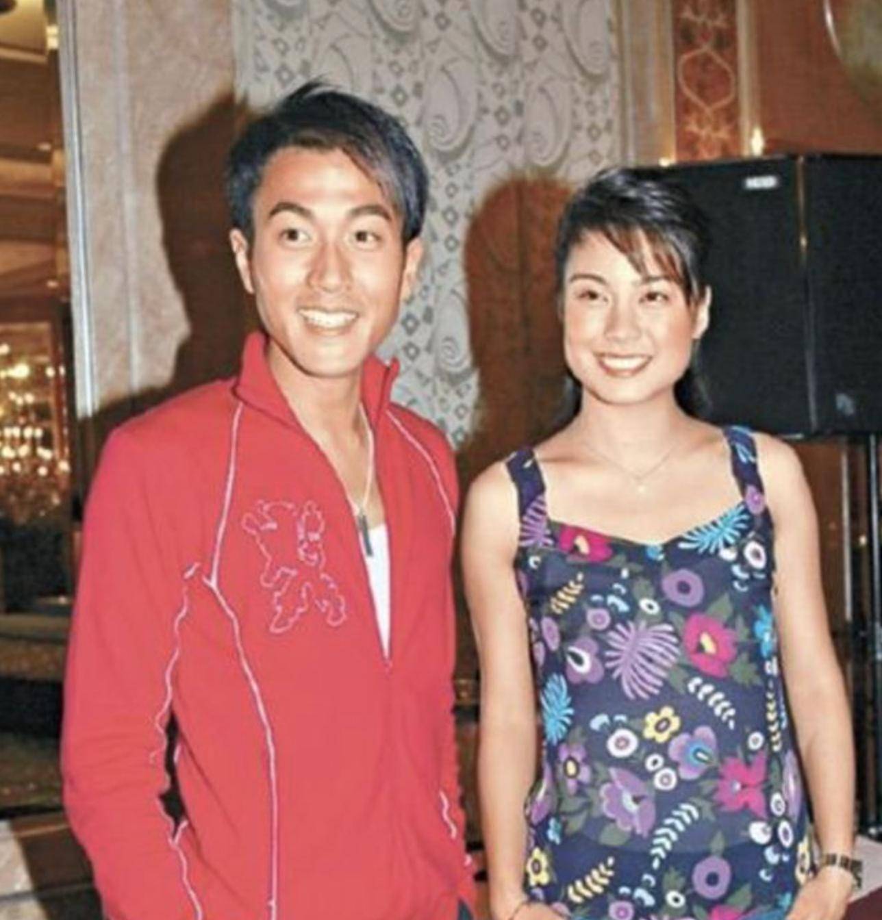 原創47歲廖碧兒新戀情曝光，男方戴眼鏡斯文穩重，兩人入會所有說有笑