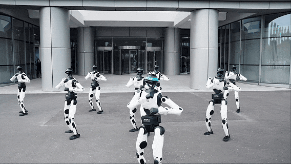 高同步、多隊形集體舞蹈展演，北京人形機器人創新中心釋出新方案