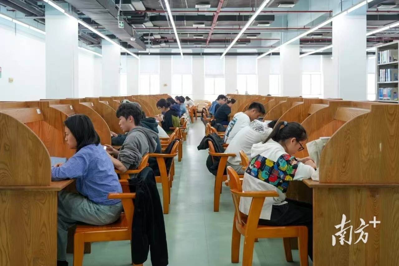 在廣東這所大學，每個學生都是掌上明“珠”