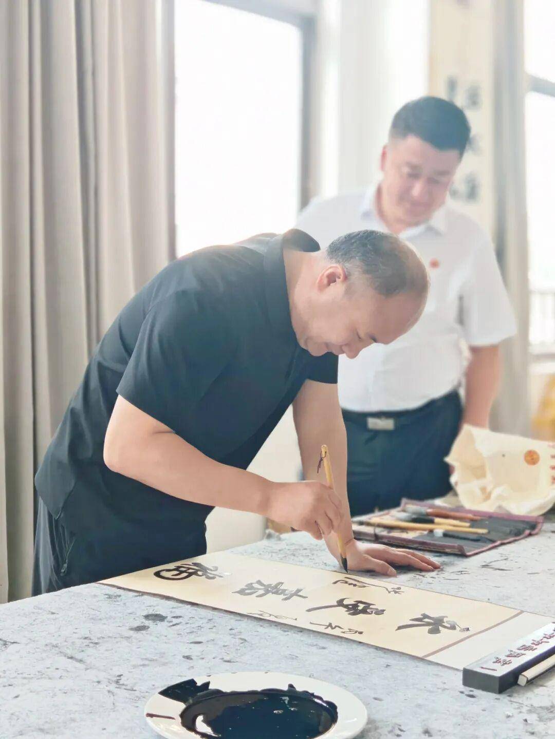 原創臨沂市書法家協會 “文潤沂蒙·書法百校行 ”主題活動走進沂河實驗小學