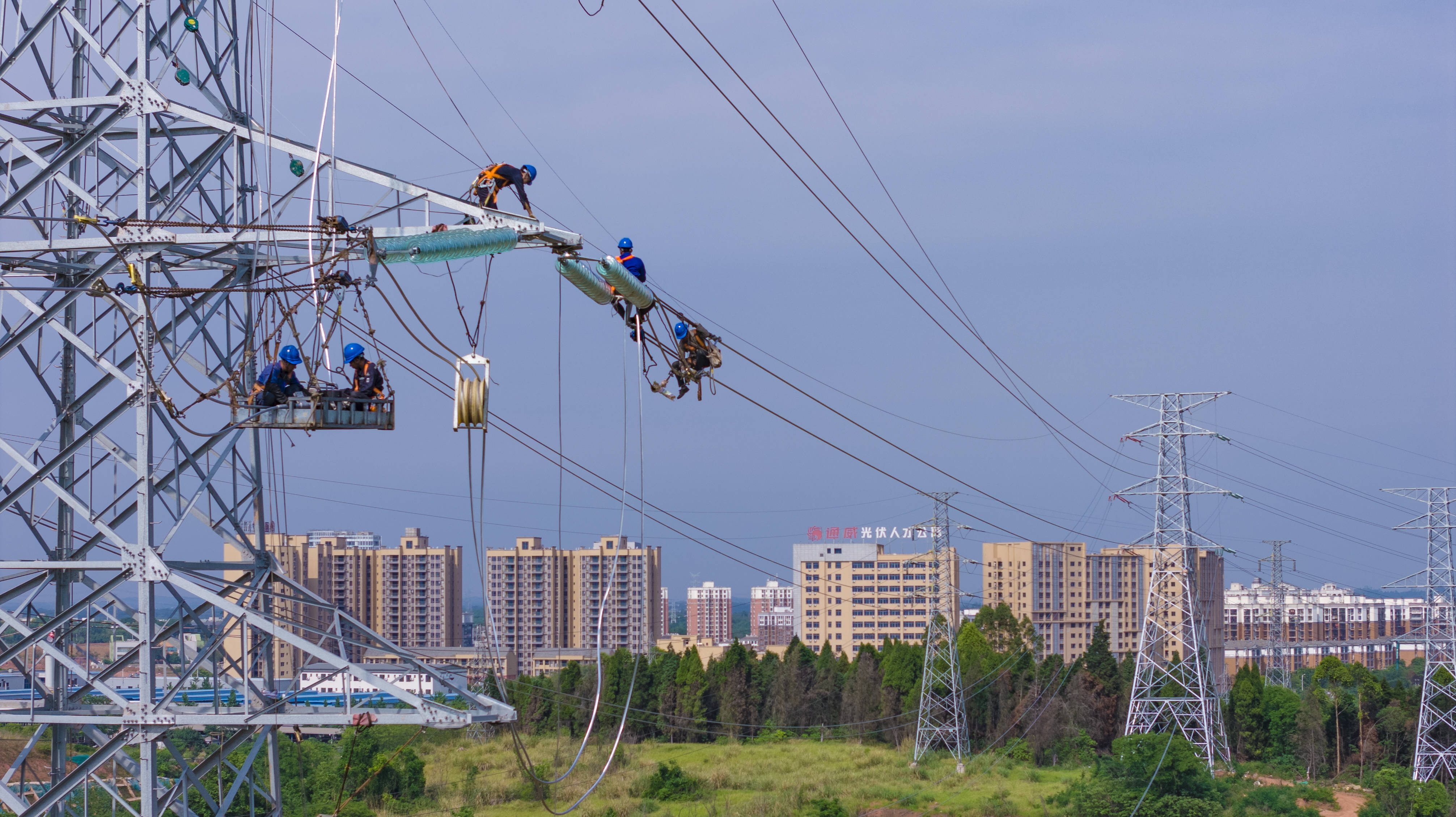 1分鐘快速研判、99.99%可靠供電 成都電力全力護航今夏用電高峰