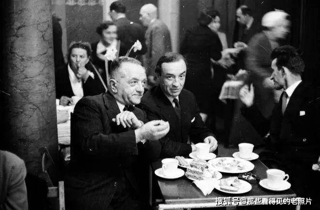 老照片 1955年波蘭移民在英國 和現在的移民截然不同