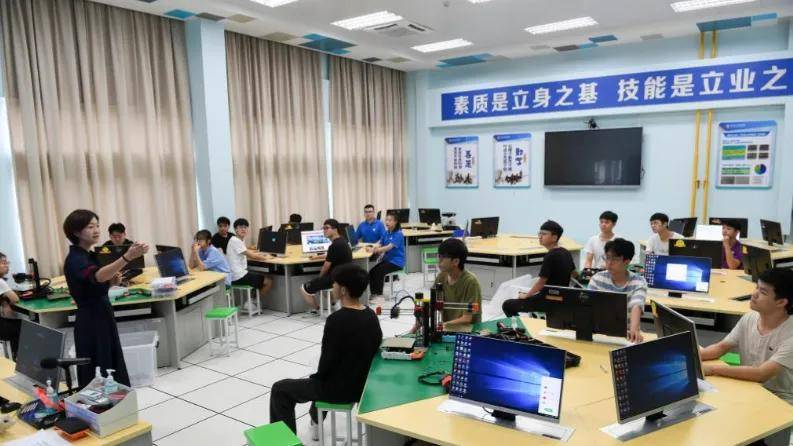 原創500多分報志願，你是選剛升本的深圳職業技術大學，還211廣西大學