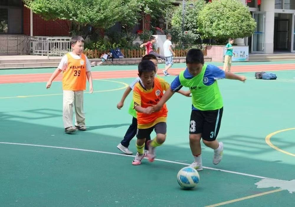 綠茵逐夢，快樂成長！山東師範大學附屬小學二年級校園足球班級火熱開賽