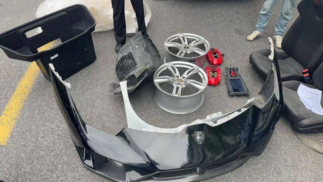 上海一百萬豪車停地庫，車主回國後當場傻眼：被“螞蟻搬家”拆成空殼......