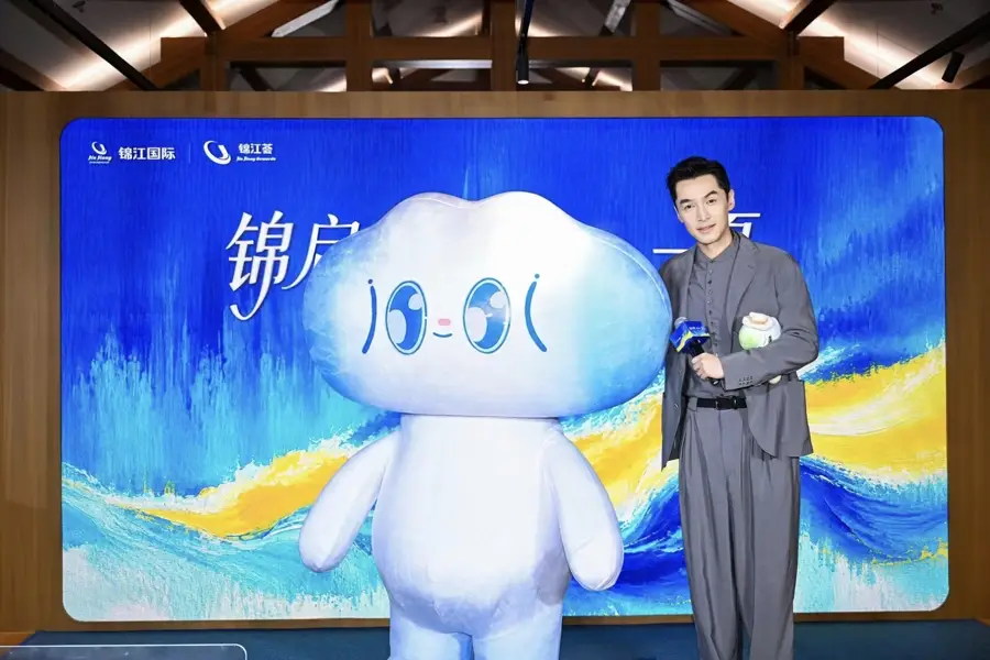 胡歌張園故地重遊，化身旅遊推薦官“帶你看世界”