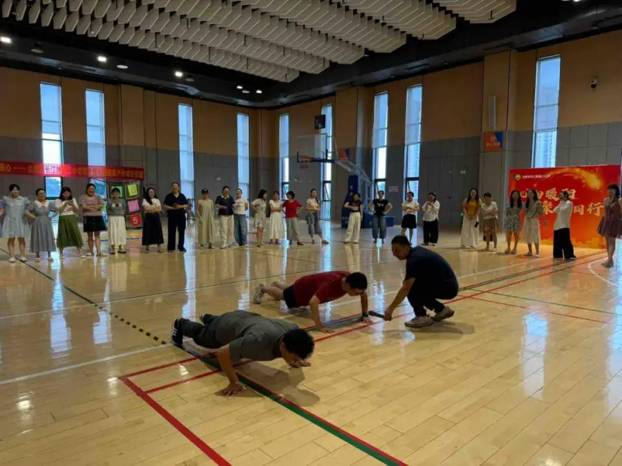 合肥市長江路第二小學教育集團開展班主任團體輔導活動