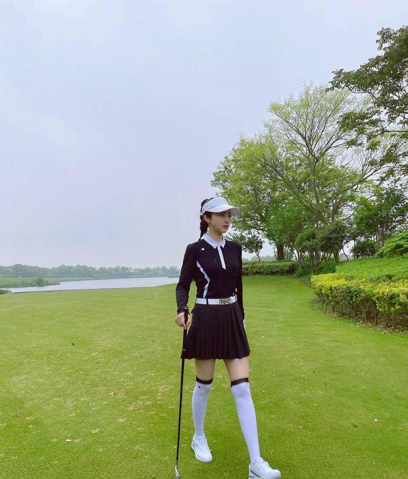 原創董璇人生轉折，不再沉默守家，選擇復出追夢，影視界盯上她獨立女演員新身份，究竟是命運所迫還是勇敢追求夢想的選擇