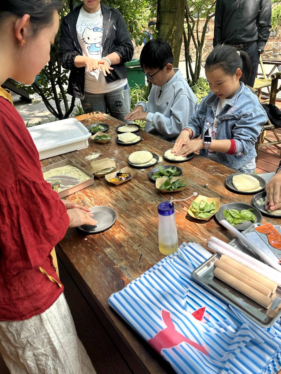 貴陽“00後”大學生回村“爆改”農家樂