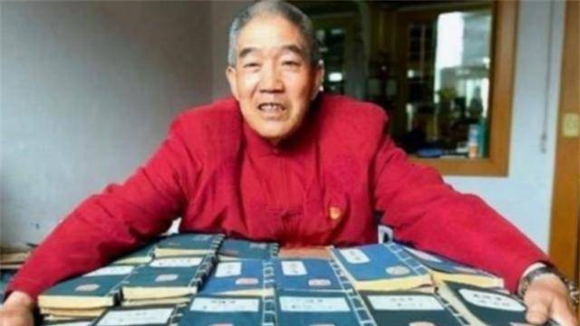 原創七旬老漢苦練書法50年，耗時8年手抄400萬字，卻被批浪費時間？