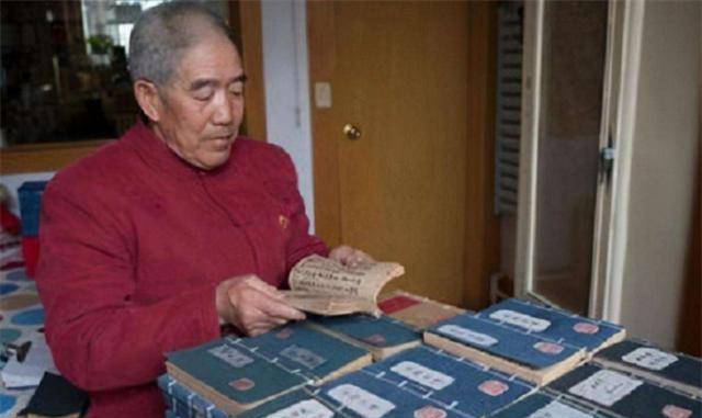 原創七旬老漢苦練書法50年，耗時8年手抄400萬字，卻被批浪費時間？