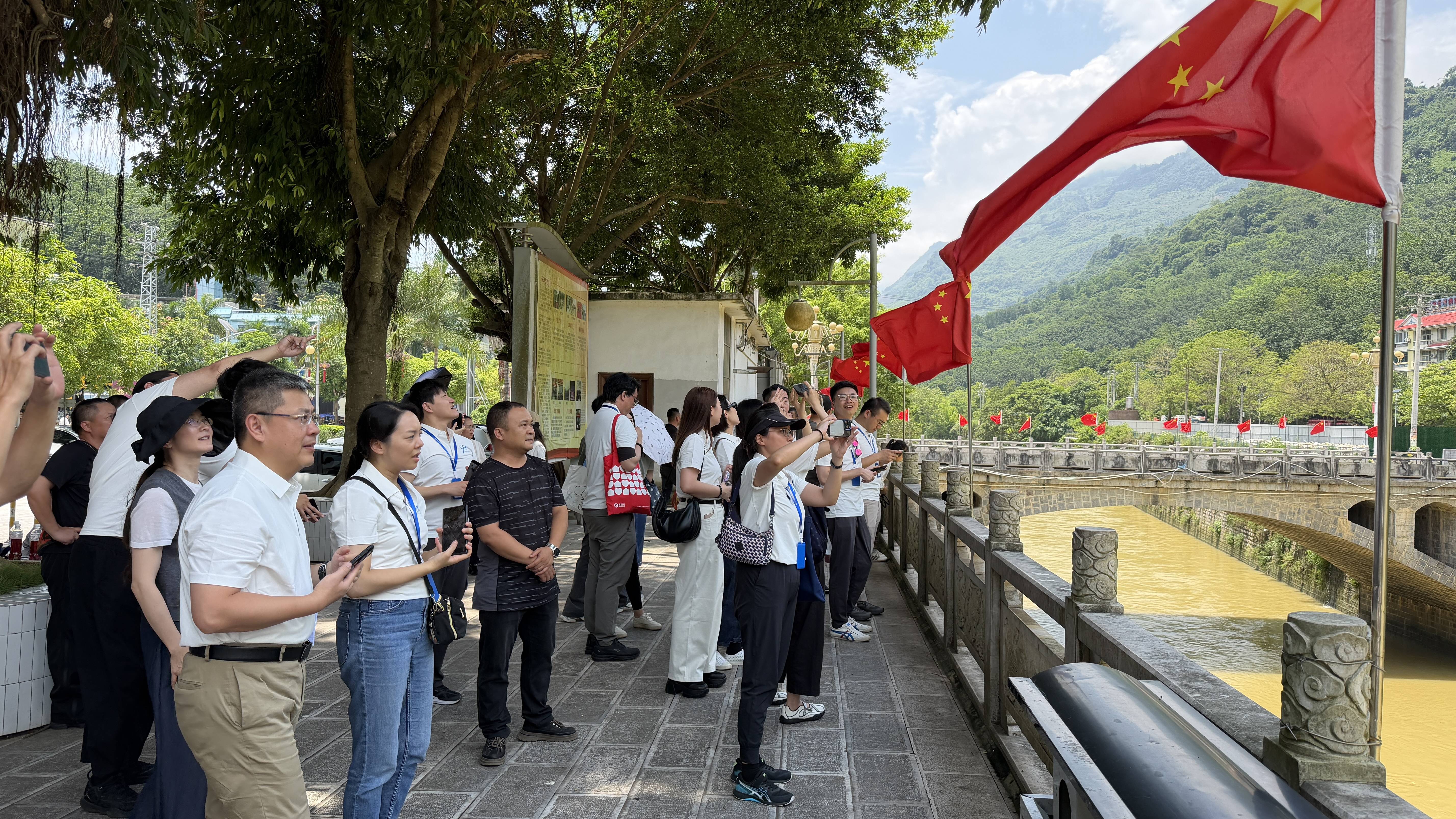 香港法律人才“帶路行”代表團到文山參訪交流