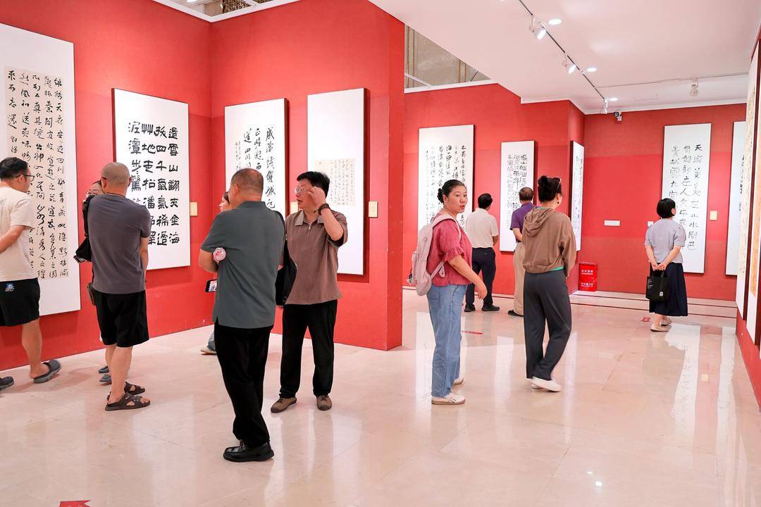 紀念長征勝利90週年，“翰墨長征路”書法展在成都開幕